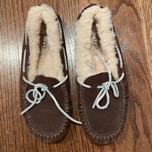NEW UGG Australia Size 8 Dakota Chocolate & Blue Suede Moccasin Slippers Shoes